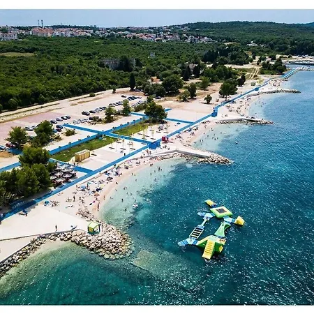 Mar 200m Beach Banjole