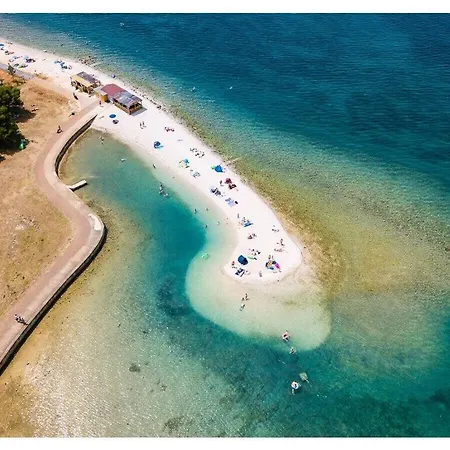 Mar 200m Beach *