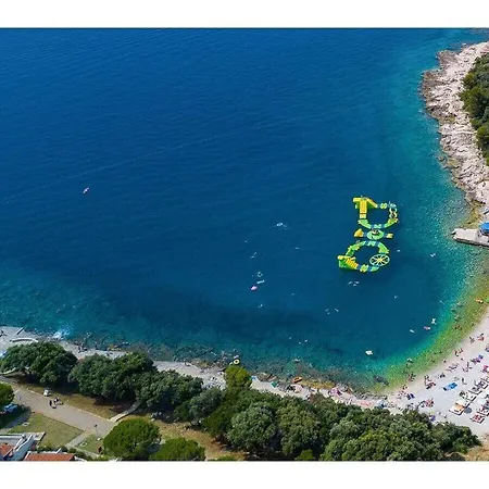 Mar 200m Beach * Banjole
