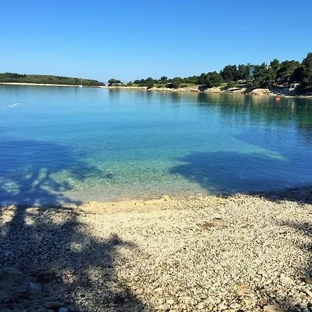 Mar 200m Beach * Banjole