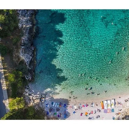 Mar 200m Beach Banjole