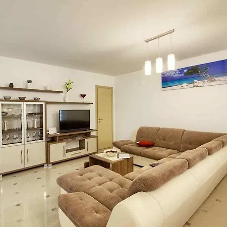 Mar 200m Beach Villa *